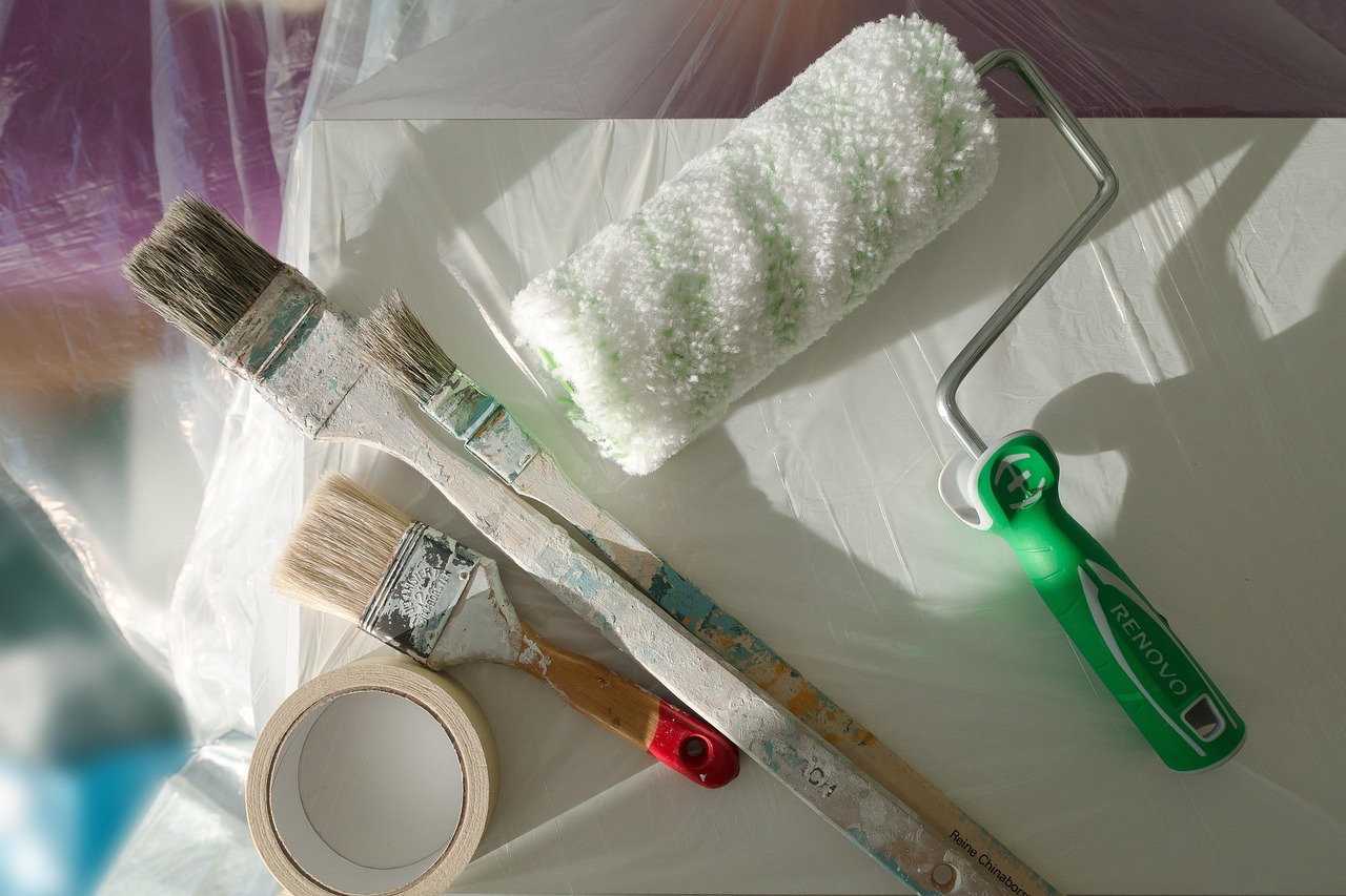 Comment choisir ses pinceaux et rouleaux de peinture découvrez notre sélection de pinceaux et rouleaux de peinture de qualité pour tous vos travaux de peinture, offrant précision et finition professionnelle.